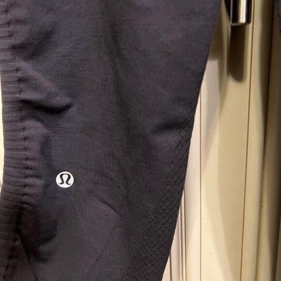 Lululemon Wunder Under Crop Hi-Rise Legging Black 4 - Picture 3 of 8